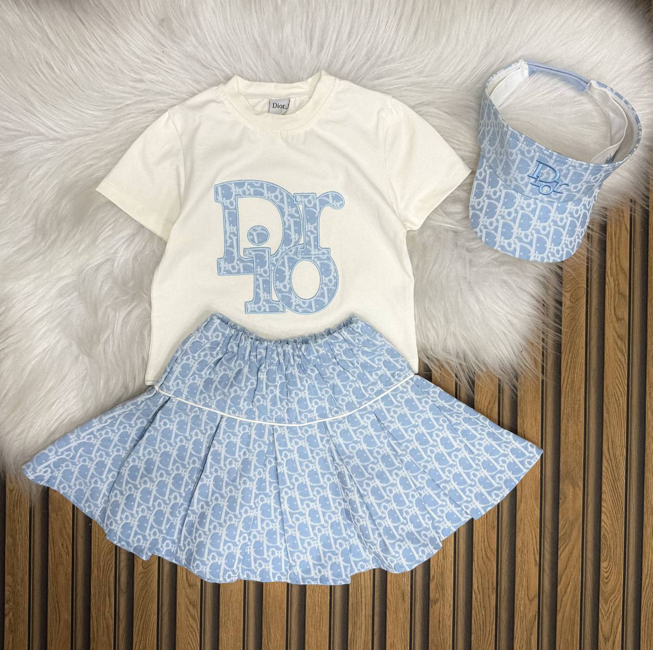 027dd547-d061-4c8c-b413-3710be70f517 (1) Louis Vuitton Baskılı Takım - Görsel 1