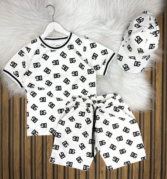 Dolce & Gabbana Baskılı 3’lü Yazlık Takım – Şapka, Tişört, Şort - Görsel 2