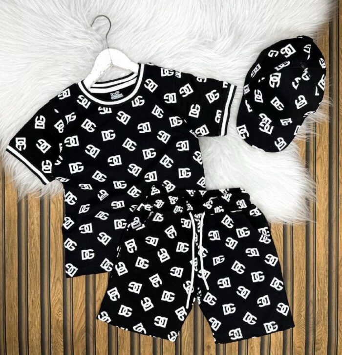 Dolce & Gabbana Baskılı 3’lü Yazlık Takım – Şapka, Tişört, Şort - Görsel 3