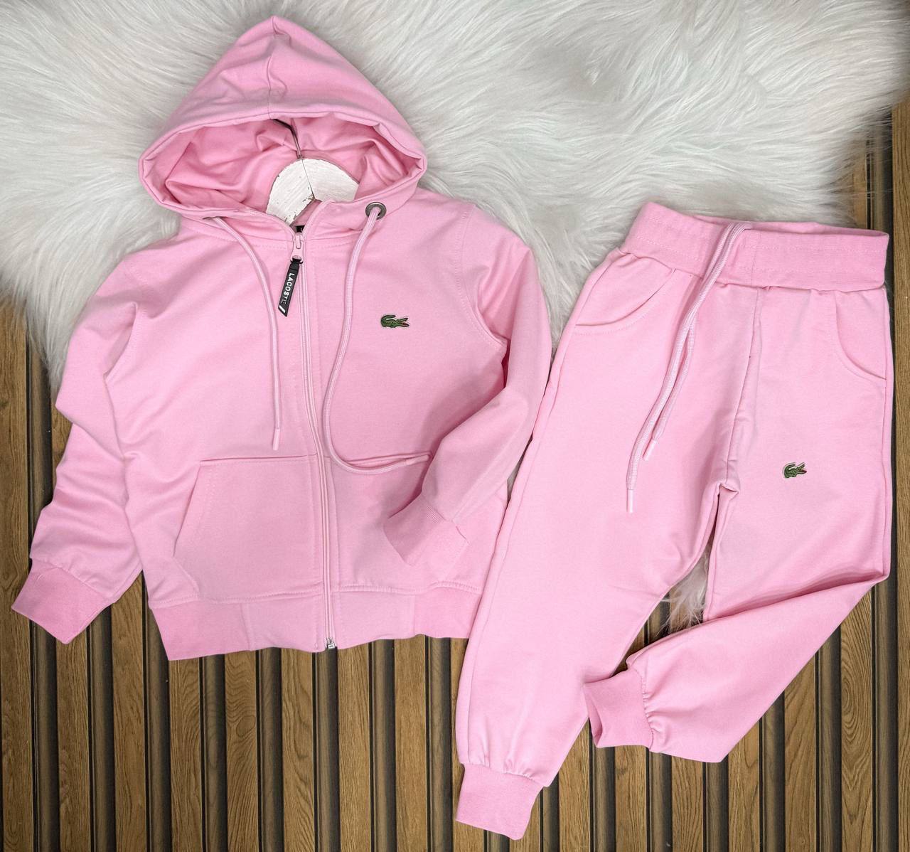 68ff8d37-26ec-4d16-9a2d-3fb50ead8f31 Lacoste Baskılı A Kalite Takım - Görsel 1